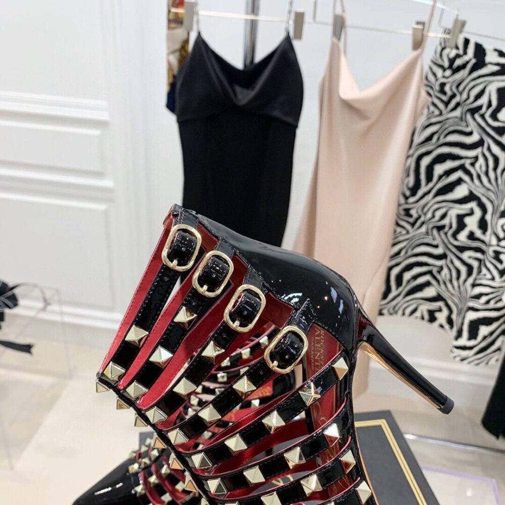 VALENTINO GARAVANI ROCKSTUD ALCOVE PUMPS BLACK - Image 2