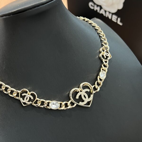 CHANEL HEART CC NECKLACE - Image 5