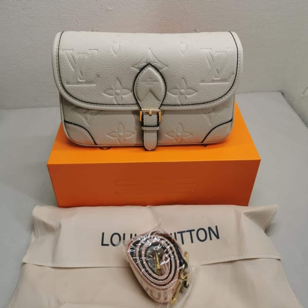 LOUIS VUITTON DIANE MONOGRAM EMPREINTE LEATHER CREME 24CM M46388 - Image 4