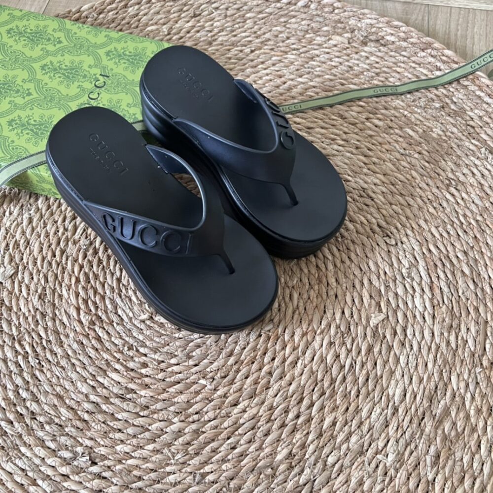 GUCCI TARIFA RUBBER PLATFORM FLIP FLOPS BLACK - Image 2