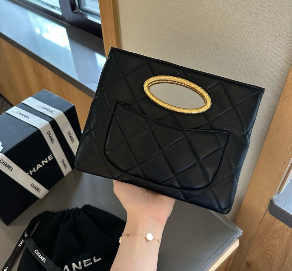 CHANEL CLUTCH AND GOLD PLATED METAL IN BLACK 25CM AS5038 B17663 94305 - Image 4