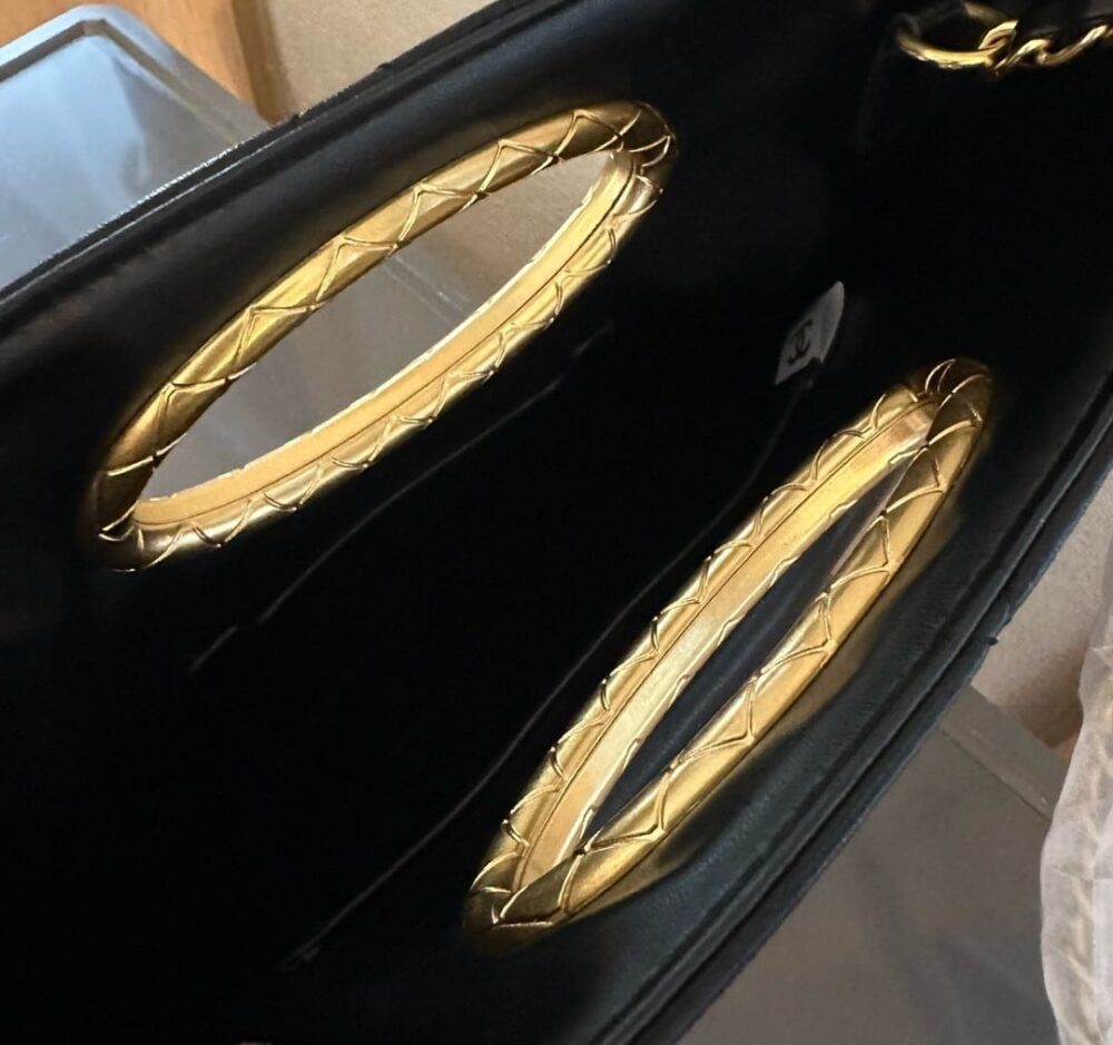 CHANEL CLUTCH AND GOLD PLATED METAL IN BLACK 25CM AS5038 B17663 94305 - Image 2