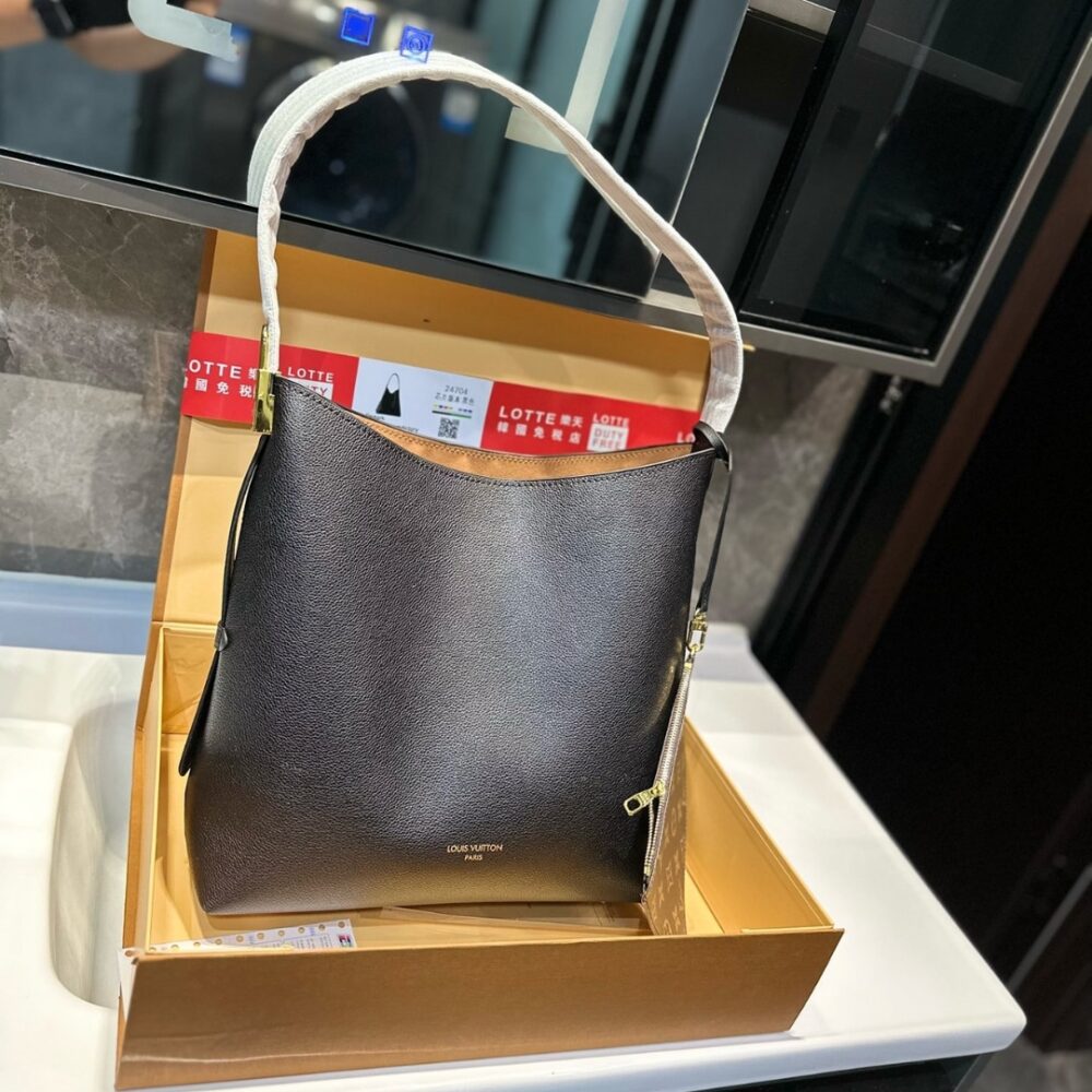 LOUIS VUITTON LOW KEY HOBO MM IN BLACK 31CM M24856 - Image 2