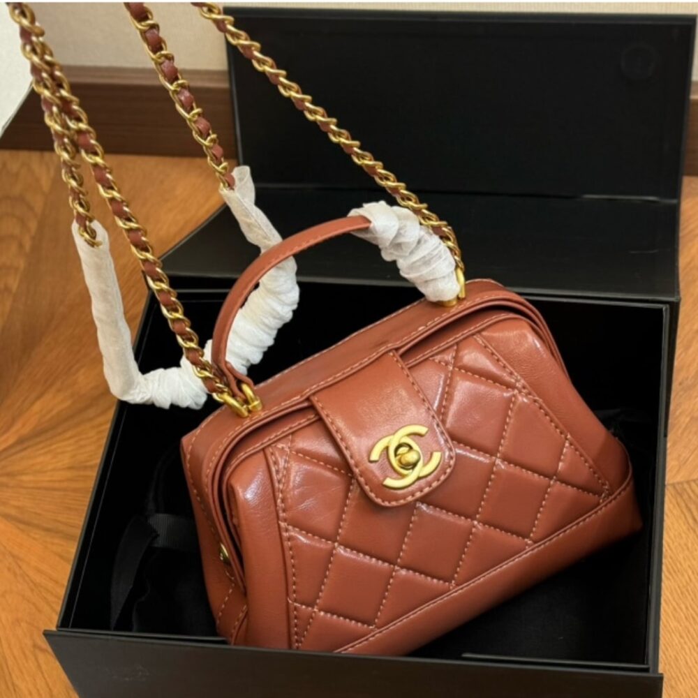 CHANEL MINI BAG WITH TOP HANDLE SHINY AND GOLD TONE METAL BROWN 19CM AS4958 B16872 NY562 - Image 3