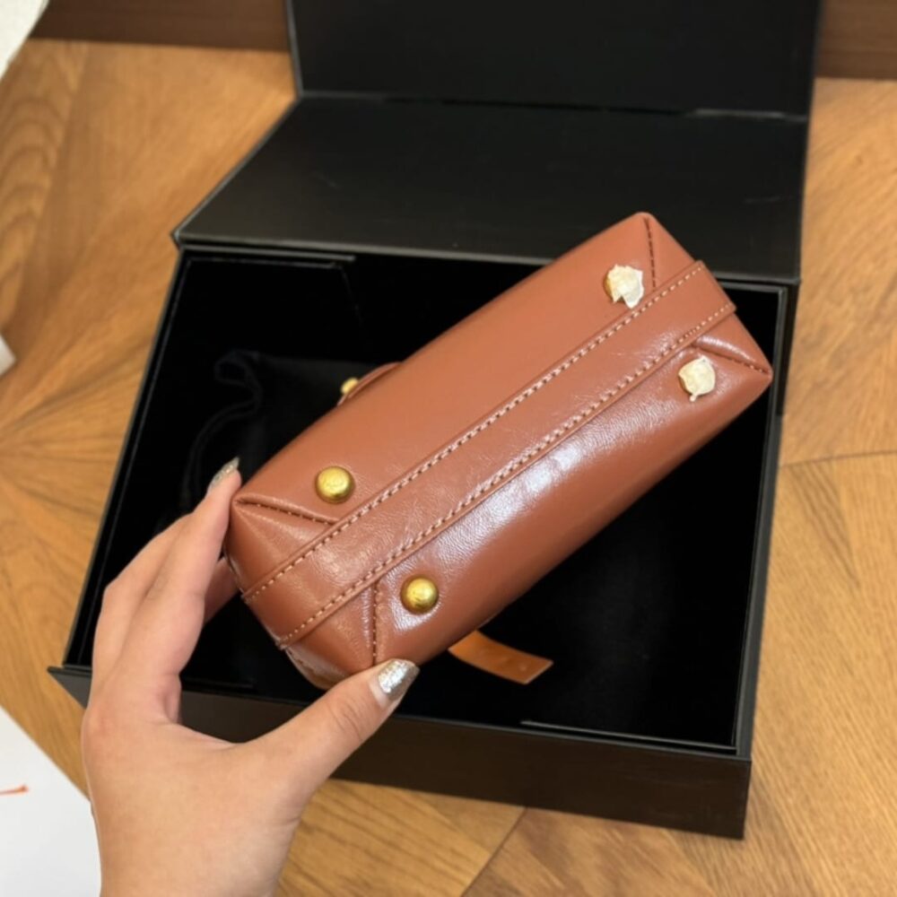 CHANEL MINI BAG WITH TOP HANDLE SHINY AND GOLD TONE METAL BROWN 19CM AS4958 B16872 NY562 - Image 7