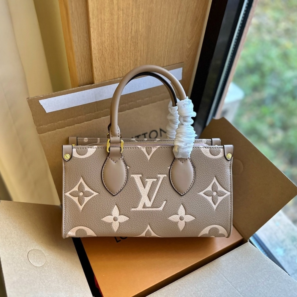 LOUIS VUITTON ONTHEGO EAST WEST BAG BICOLOR BEIGE 25CM M23641 - Image 2
