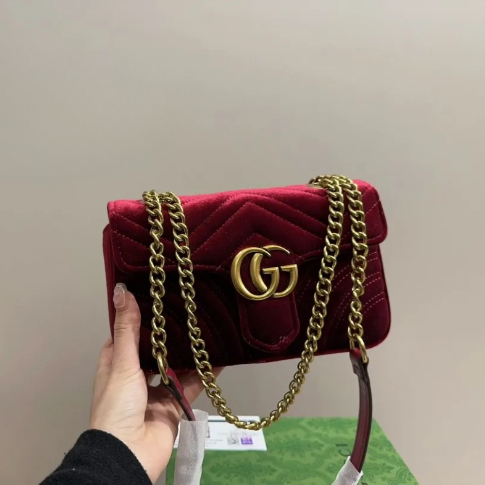 GUCCI GG MARMONT SHOULDER BAG VELVET LEATHER RED 20CM 443497K4D2T 6433 - Image 2
