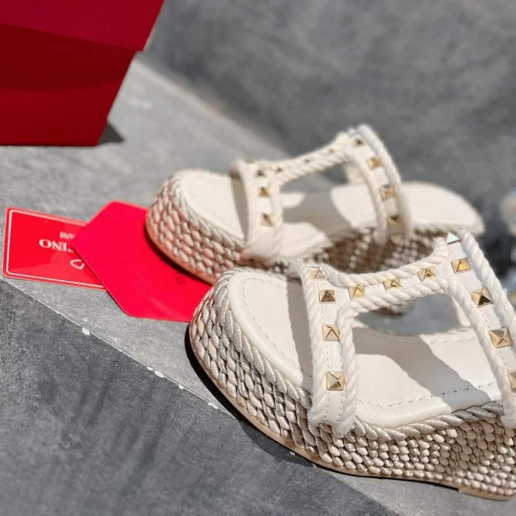 Valentino Rockstud Laminated Nappa Wedge Sandal Natural 4W2S0GI5DYM YBS - Image 8