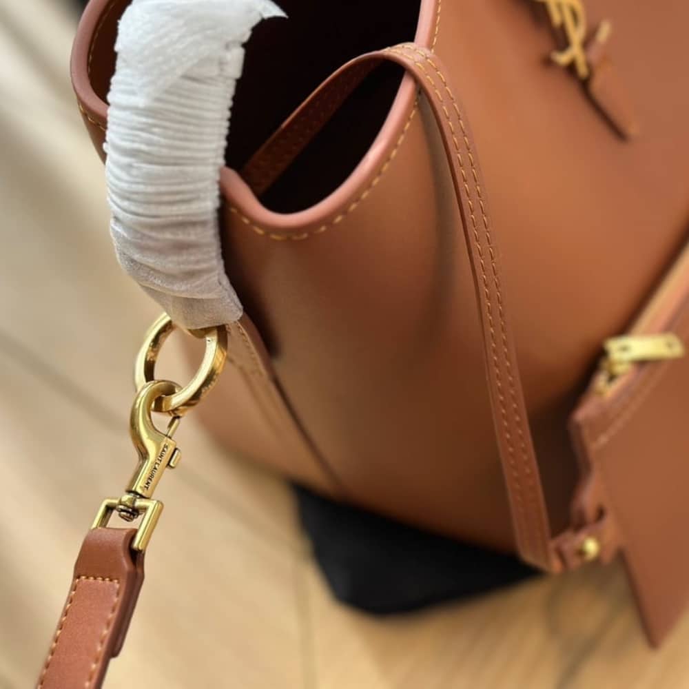 SAINT LAURENT LE 37 IN SHINY LEATHER BROWN 25CM - Image 3