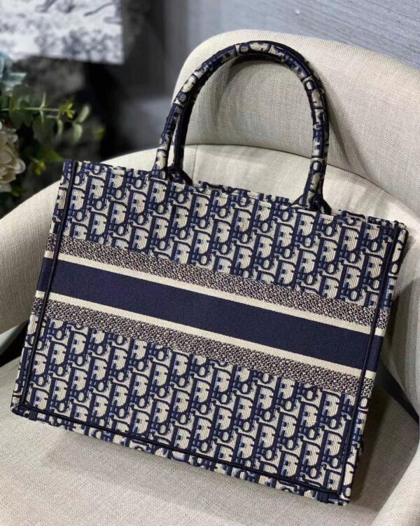 DIOR PERSONALIZED MEDIUM BOOK TOTE BLUE DIOR PERSONALIZED OBLIQUE EMBROIDERY 36CM M1296ZRIW M928 - Image 6