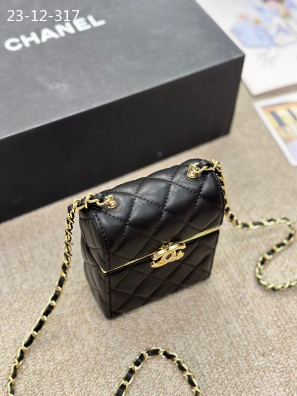 CHANEL SMALL BOX WITH CHAIN GOLD HARDWARE BLACK 13CM - Image 7