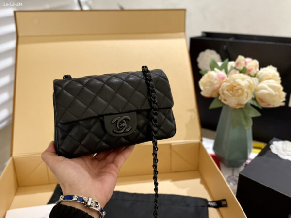 CHANEL FLAP BAG BLACK 20CM - Image 2