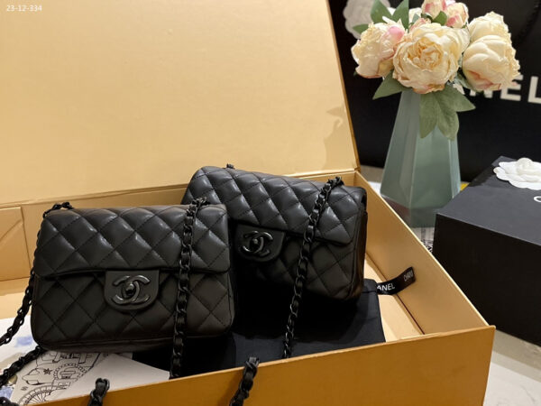 CHANEL FLAP BAG BLACK 20CM - Image 3