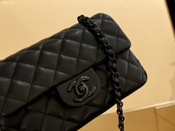 CHANEL FLAP BAG BLACK 20CM - Image 6