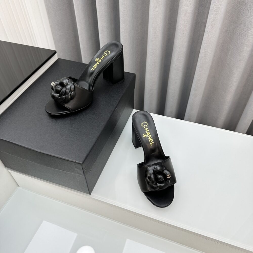CHANEL CAMELLIA MEDIUM HEEL SLIPPERS BLACK - Image 9