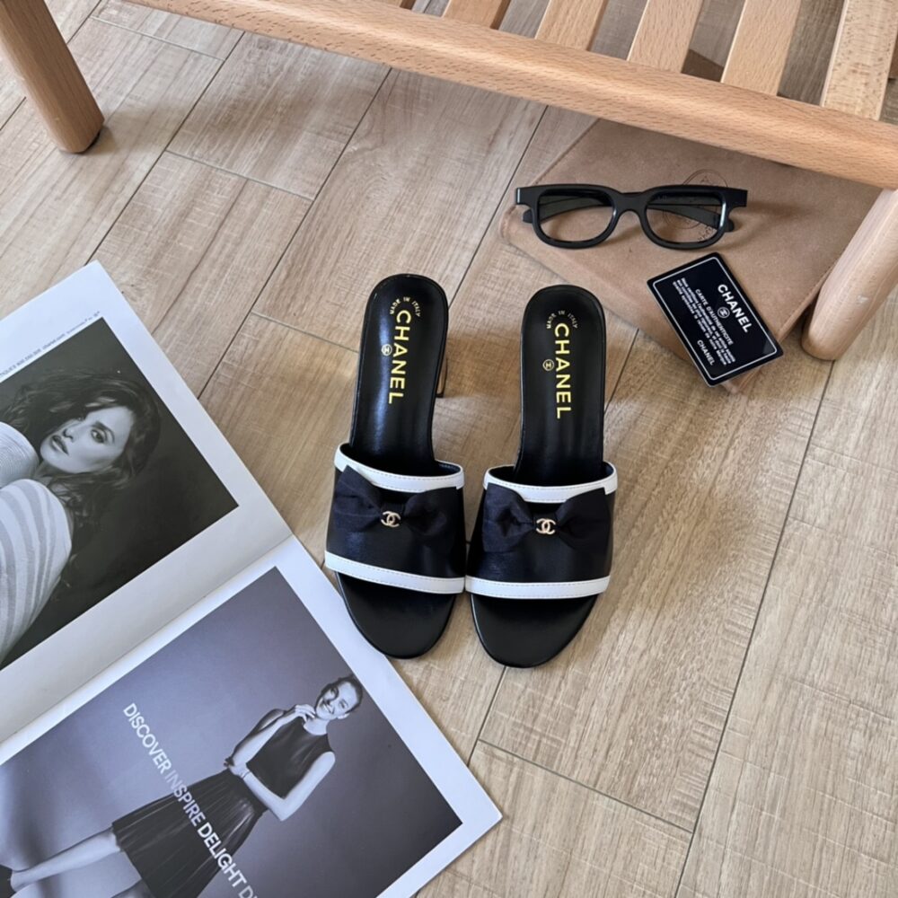 CHANEL GROSGRAIN RIBBON BOW MULE LEATHER GOLD BLACK - Image 2