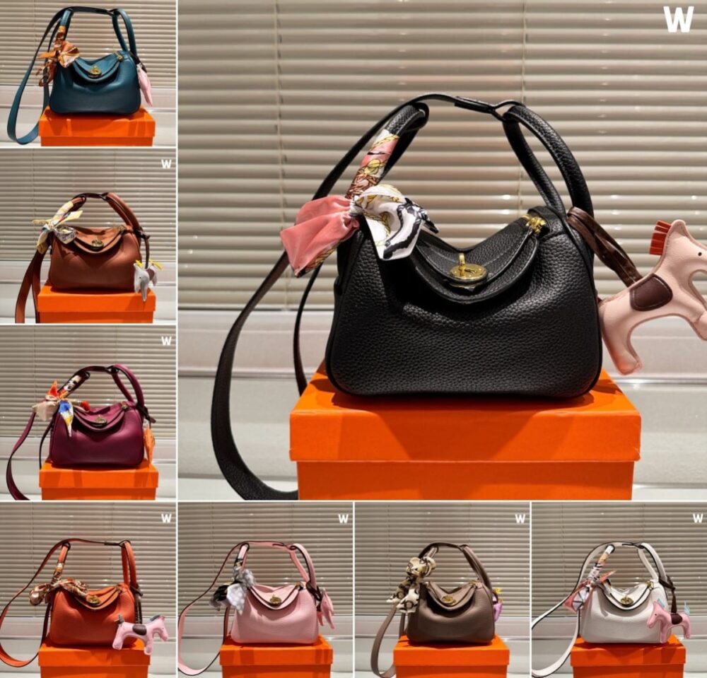 HERMES LINDY BAG WITH SCARF HANDLE AND HORSE CHARM BLACK 20CM - Image 2