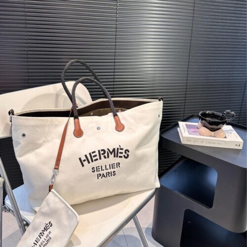 Alternative view of Hermes Fourre Tout Du Cavalier Bag White 42Cm