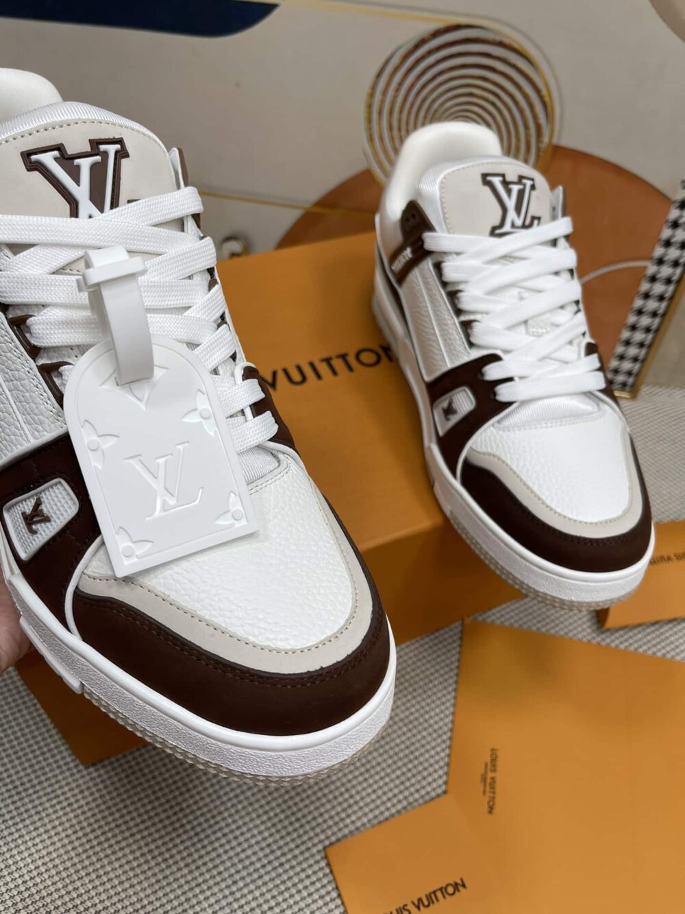 LOUIS VUITTON LV TRAINER SNEAKER BROWN 1ABLVB - Image 5