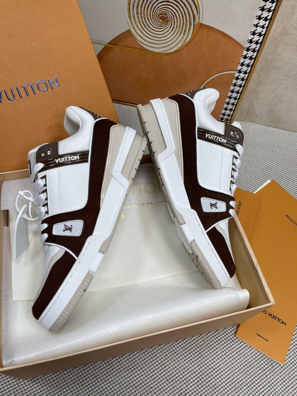 LOUIS VUITTON LV TRAINER SNEAKER BROWN 1ABLVB - Image 4