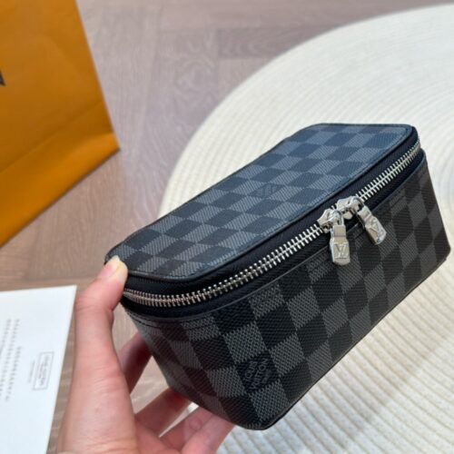 Alternative view of Louis Vuitton Toilet Pouch Damier Grey 23Cm