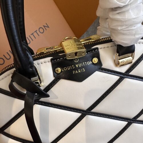 Alternative view of Louis Vuitton Alma BB Black 24Cm M23761