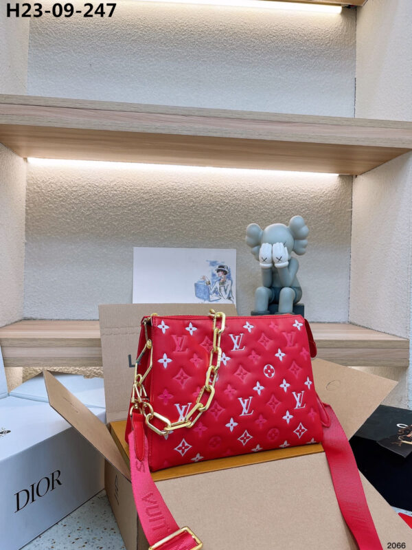 LOUIS VUITTON BOLSO COUSSIN PM MONOGRAM ROUGE 27CM M22397 - Image 2