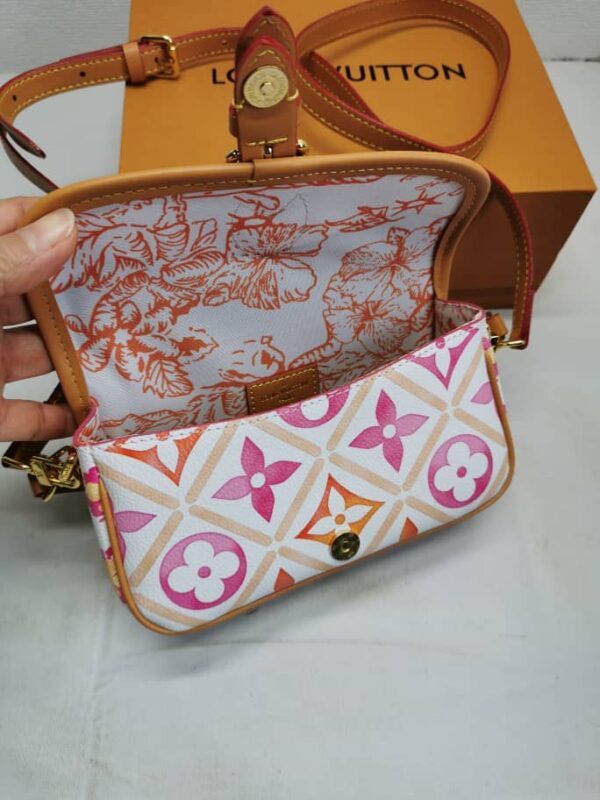 LOUIS VUITTON NANO DIANE BAG MONOGRAM CANVAS CORAL 20CM M83621 - Image 3