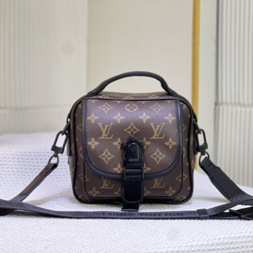 Alternative view of Louis Vuitton Quest Messenger Brown 18Cm M46973