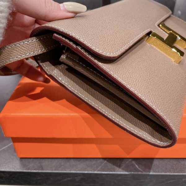 HERMÈS CONSTANCE TO GO EPSOM ETOUPE 21CM - Image 6