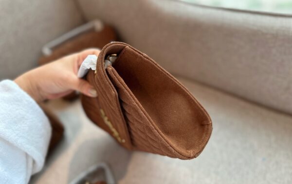 SAINT LAURENT ENVELOPE MEDIUM MATELASSÉ SUEDE SHOULDER BAG BROWN 24CM - Image 7