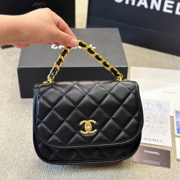 CHANEL CROSSBODY BAG LEATHER AND GOLD TONE METAL BLACK 23CM AS4845 B16235 94305 - Image 3