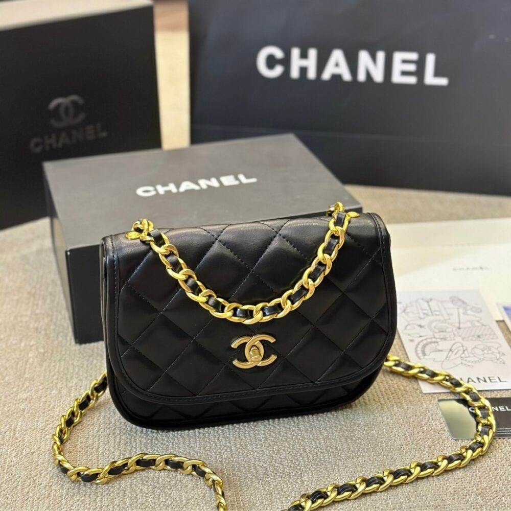 CHANEL CROSSBODY BAG LEATHER AND GOLD TONE METAL BLACK 23CM AS4845 B16235 94305 - Image 4
