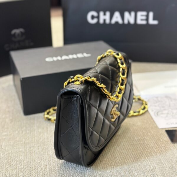 CHANEL CROSSBODY BAG LEATHER AND GOLD TONE METAL BLACK 23CM AS4845 B16235 94305 - Image 8