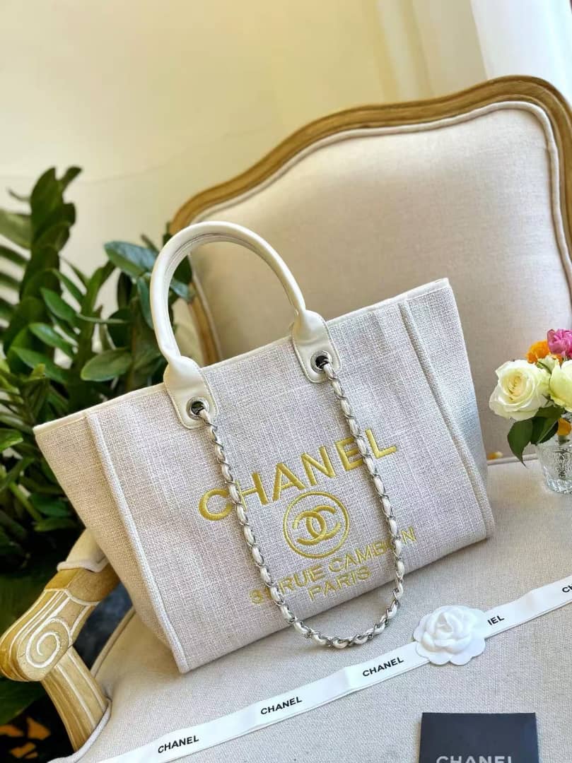 CHANEL DEAUVILLE LARGE TOTE SHOPPING BAG WHITE 38CM - Image 2