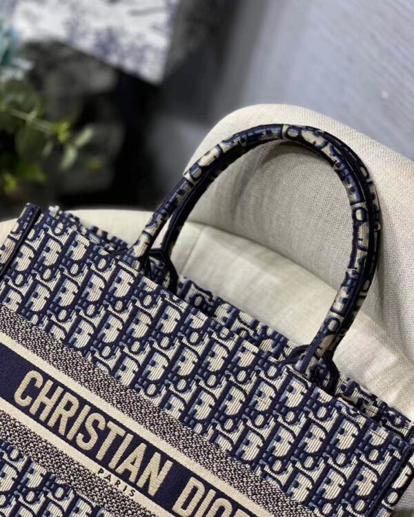 DIOR PERSONALIZED MEDIUM BOOK TOTE BLUE DIOR PERSONALIZED OBLIQUE EMBROIDERY 36CM M1296ZRIW M928 - Image 9