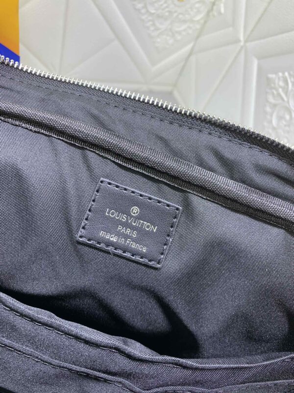 LOUIS VUITTON PORTE DOCUMENTS VOYAGE MONOGRAM BLACK 37CM M46457 - Image 3
