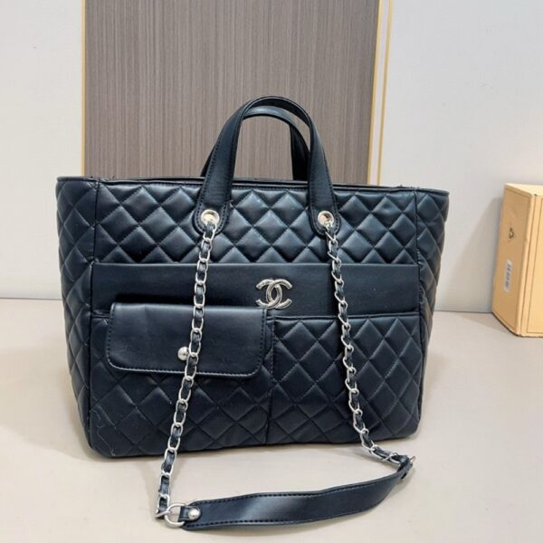 CHANEL LARGE ZIPPED SHOPPING BAG BLACK 32CM - Image 3