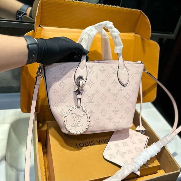 LOUIS VUITTON BLOSSOM MAHINA LEATHER BAG LIGHT PINK 21CM M23196 - Image 2