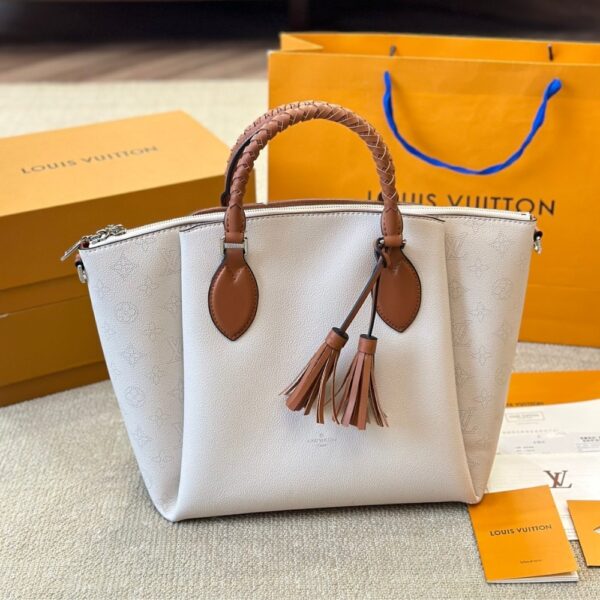 LOUIS VUITTON MAHINA LEATHER HAUMEA BAG WHITE 30CM - Image 2