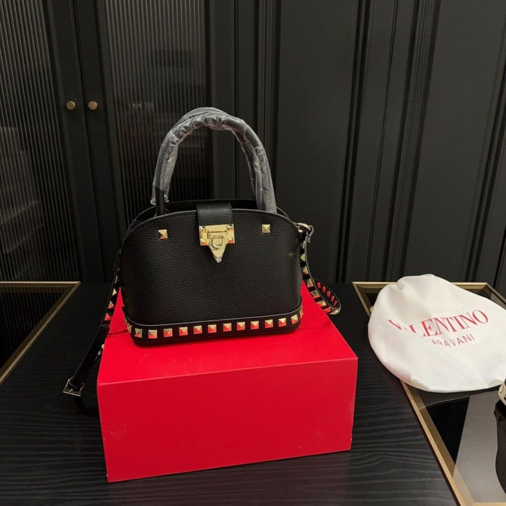 VALENTINO GARAVANI ROCKSTUD HANDBAG IN GRAINY LEATHER BLACK 21CM - Image 2