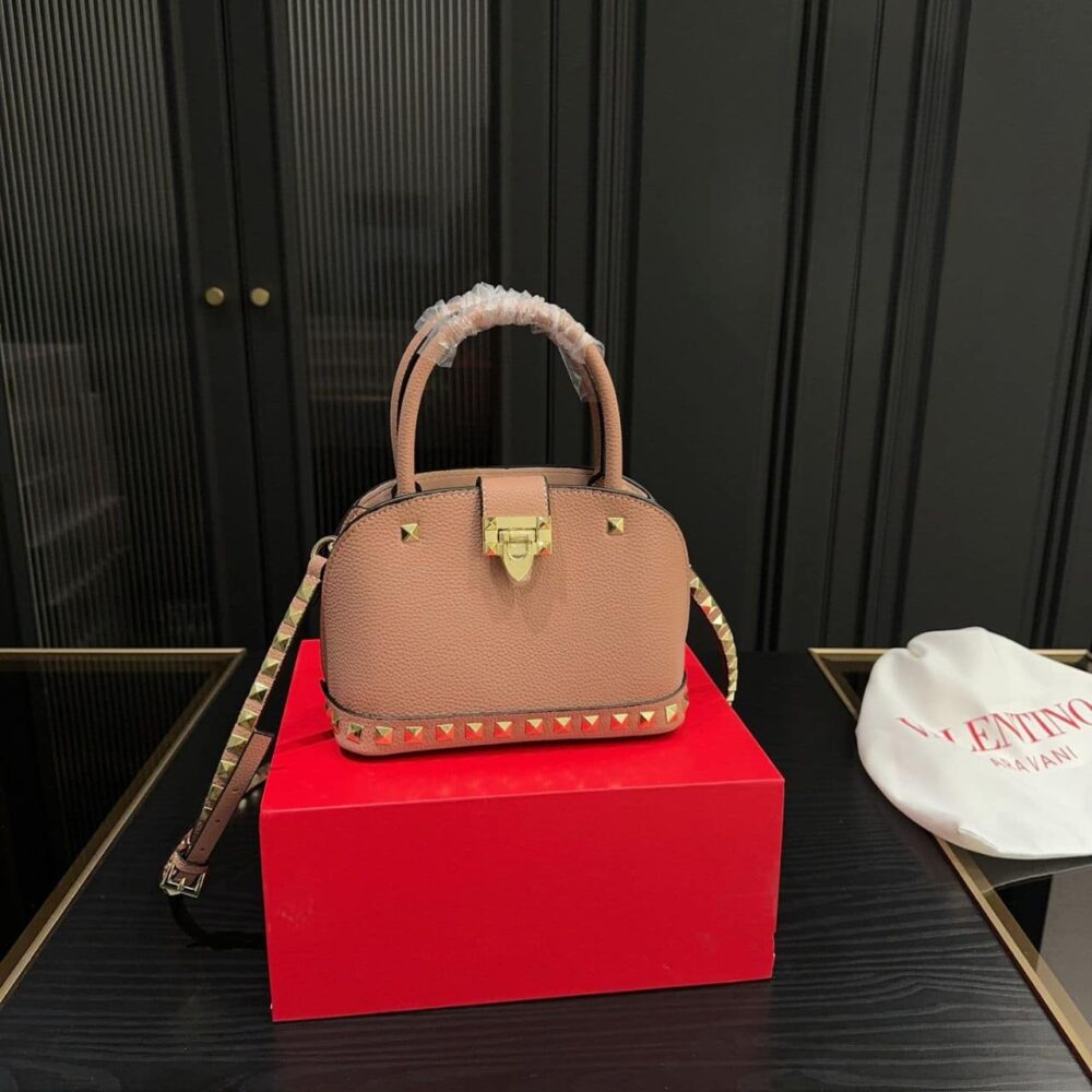 VALENTINO GARAVANI ROCKSTUD HANDBAG IN GRAINY LEATHER LIGHT PINK 21CM - Image 2