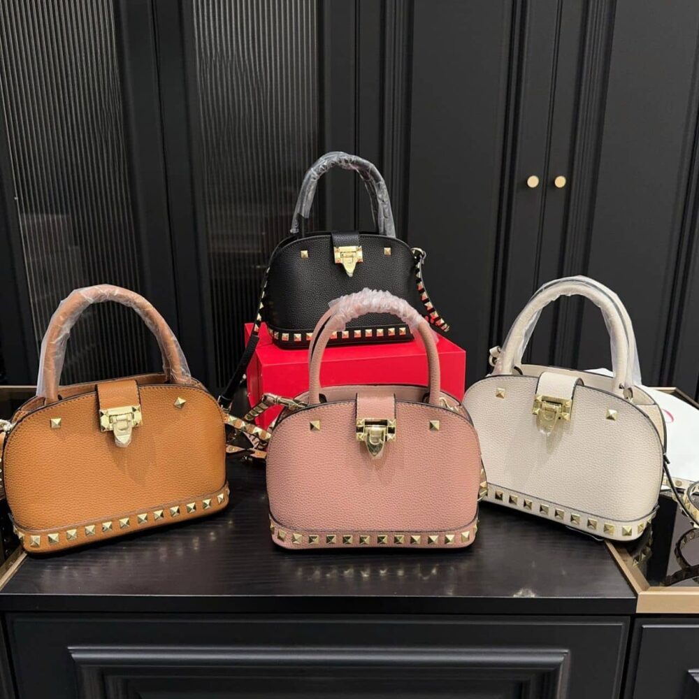 VALENTINO GARAVANI ROCKSTUD HANDBAG IN GRAINY LEATHER BLACK 21CM - Image 9