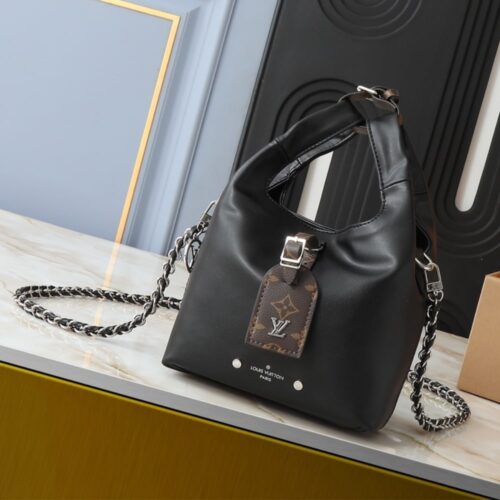 Alternative view of Louis Vuitton Atlantis MM Black 17Cm