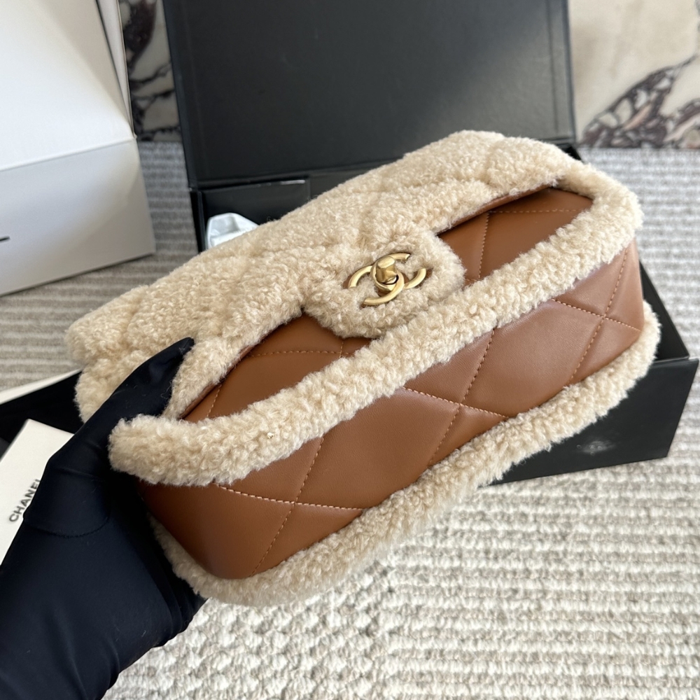CHANEL FLAP BAG SHEARLING BEIGE AND BROWN 23CM AS5149 B18194 NZW48 - Image 4
