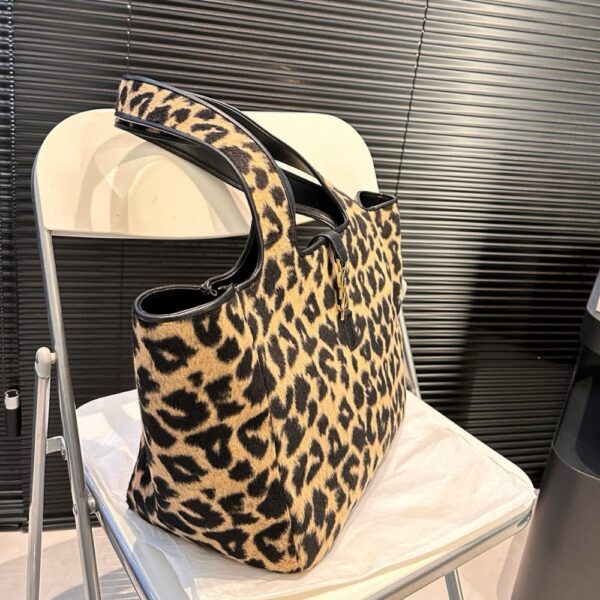SAINT LAURENT LE 5 À 7 BEA IN PONY HAIR LEATHER LEOPARD 31CM 763435AAD0N2063 - Image 7