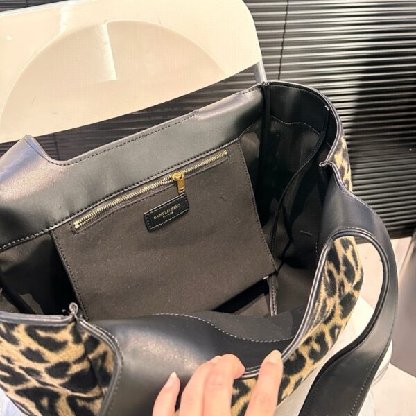SAINT LAURENT LE 5 À 7 BEA IN PONY HAIR LEATHER LEOPARD 31CM 763435AAD0N2063 - Image 6