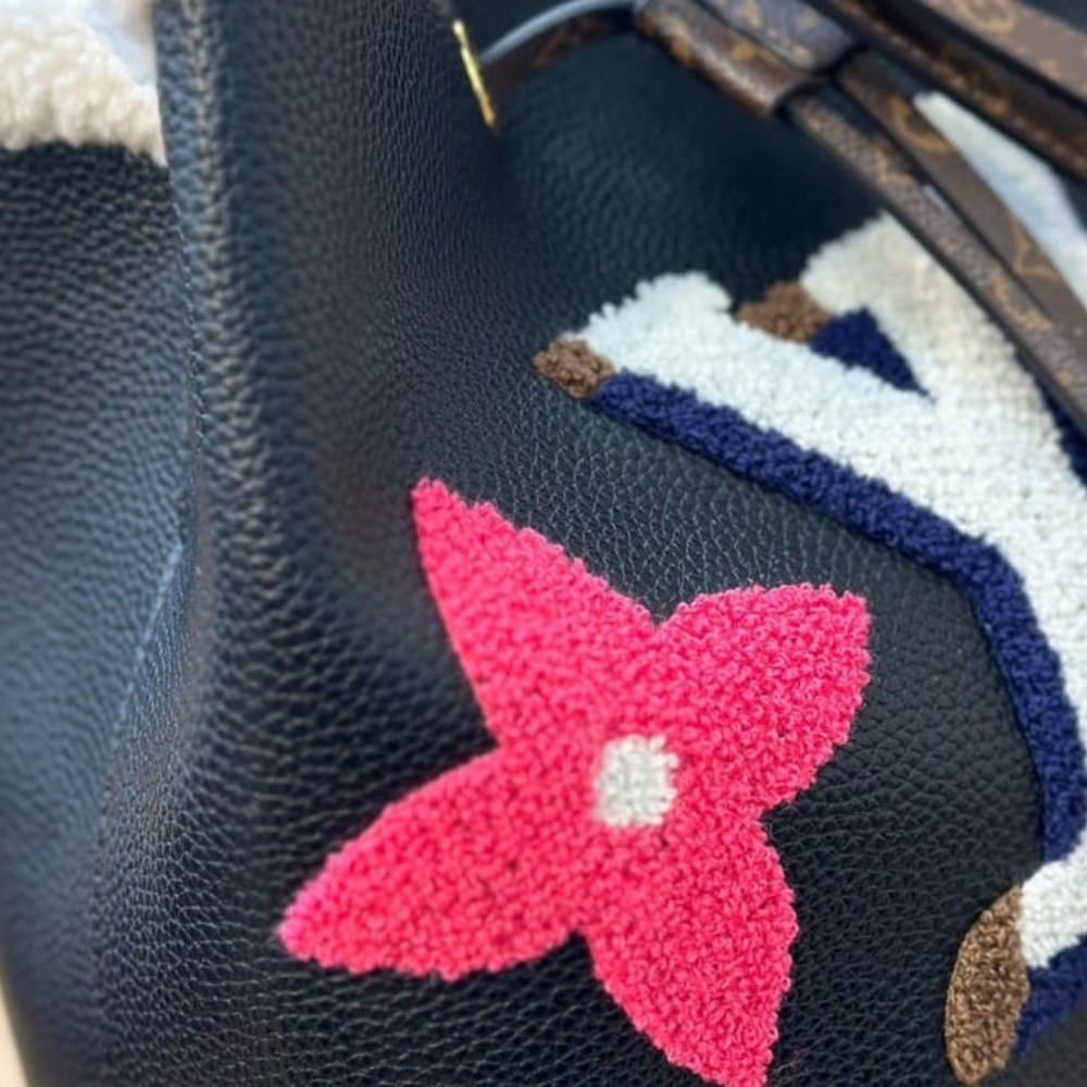 LOUIS VUITTON NEONOE MM BAG MONOGRAM TEDDY SHEARLING BLACK 26CM M56963 - Image 5