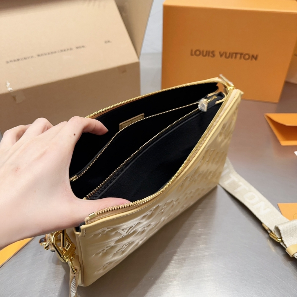 Louis Vuitton Coussin PM Bag Yellow 26cm M22335 - Image 5