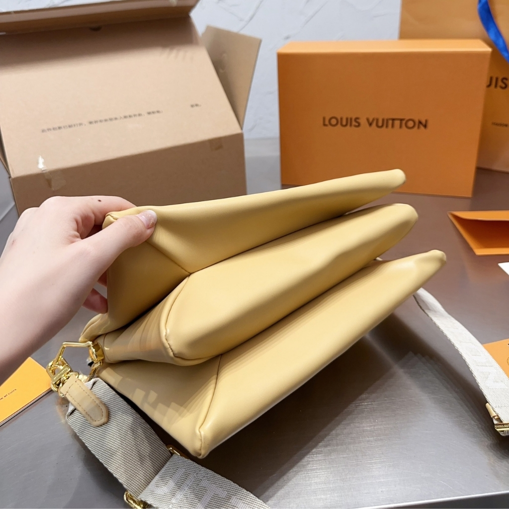Louis Vuitton Coussin PM Bag Yellow 26cm M22335 - Image 10